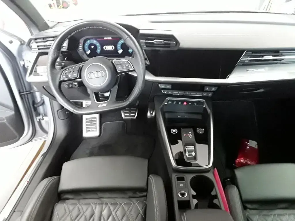 Gebraucht Audi A3 S-Line 150 PS (110 kW) 2023 Silber Limousine
