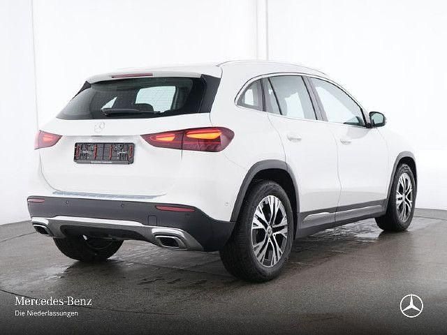 Weiß Gebraucht 2024 Mercedes GLA200 Progressive SUV | 41.490 € (Fairer Preis) - Bild 1/4