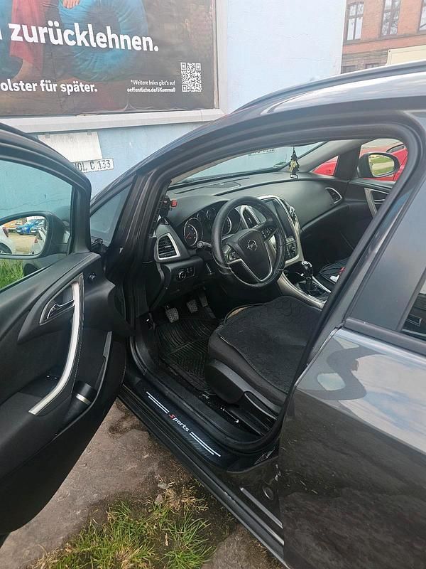 Usata Opel Astra 101 CV (74 kW) 2011 Grigio Berlina