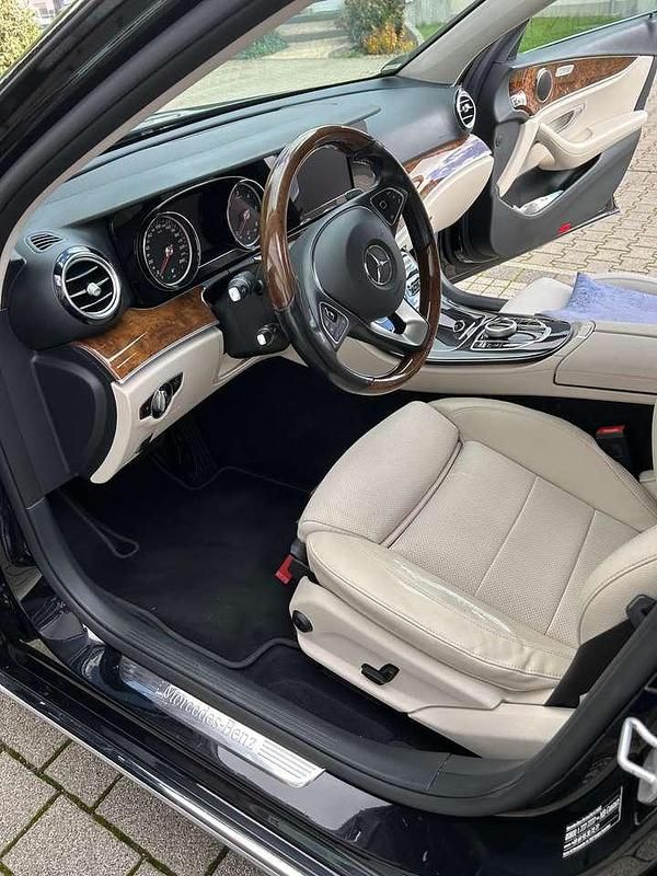 Gebraucht Mercedes 220 194 PS (142 kW) 2016 Schwarz Limousine