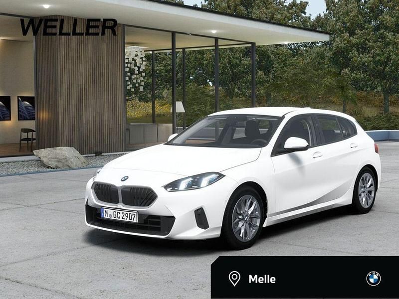 Alpinweiss iii (weiß) Gebraucht 2025 BMW 120 Comfort Edition Kleinwagen | 30.475 € (Superpreis) - Bild 1/4