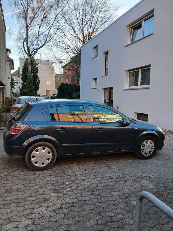 Gebraucht Opel Astra 105 PS (77 kW) 2007 Grau Limousine