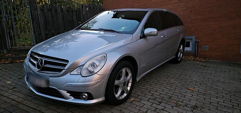 Silber Gebraucht 2008 Mercedes R280 Van / Kleinbus | 11.900 € - Bild 1/4