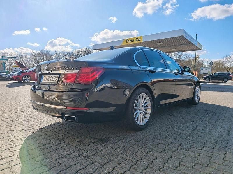 Gebraucht BMW 740 Performance 313 PS (230 kW) 2014 Schwarz Limousine