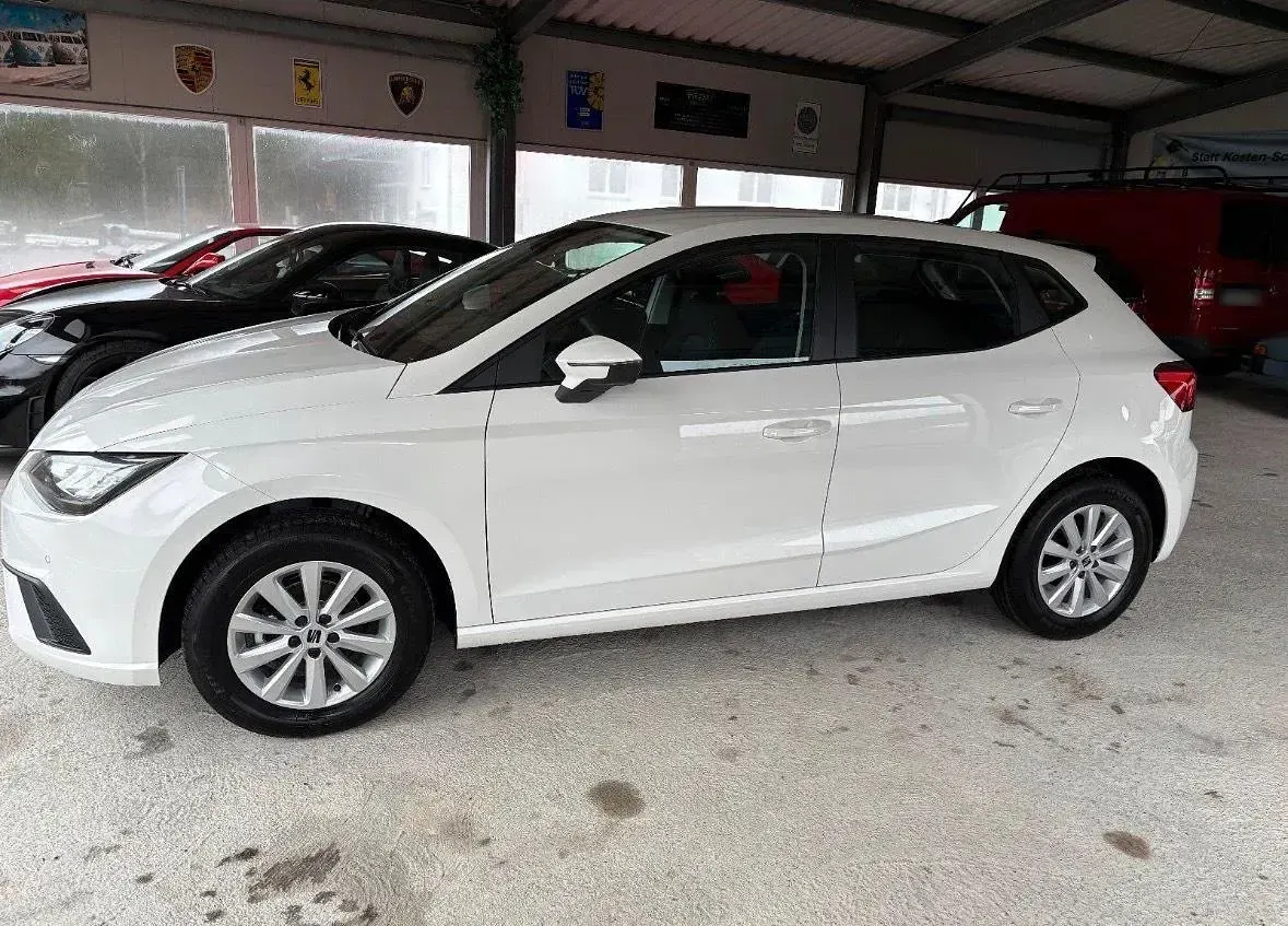 Neu Seat Ibiza Style Plus 80 PS (58 kW) 2025 Weiß Kleinwagen