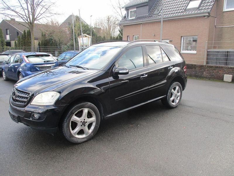 Gebraucht Mercedes ML320 224 PS (164 kW) 2008 Schwarz SUV
