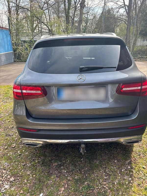 Gebraucht Mercedes GLC220 170 PS (125 kW) 2018 Grau SUV