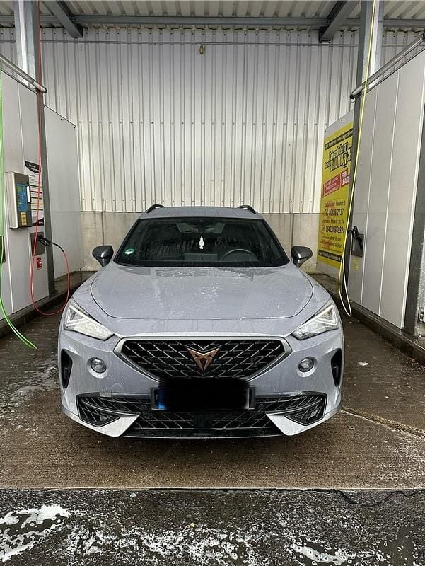 Grau Gebraucht 2021 Cupra Formentor VZ3 SUV | 26.900 € (Fairer Preis) - Bild 1/4