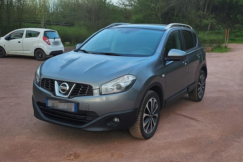 Grau Gebraucht 2012 Nissan Qashqai I-Way SUV | 6.900 € (Guter Preis) - Bild 1/4