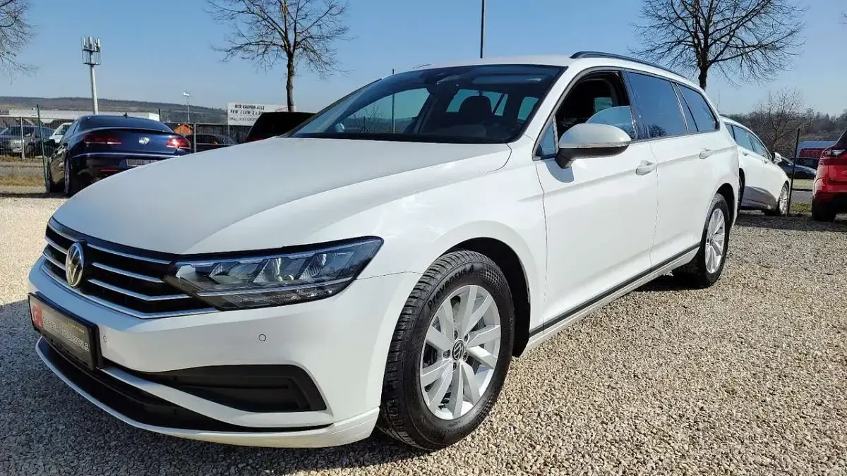 Gebraucht VW Passat Conceptline 122 PS (89 kW) 2020 Pure white Kombi