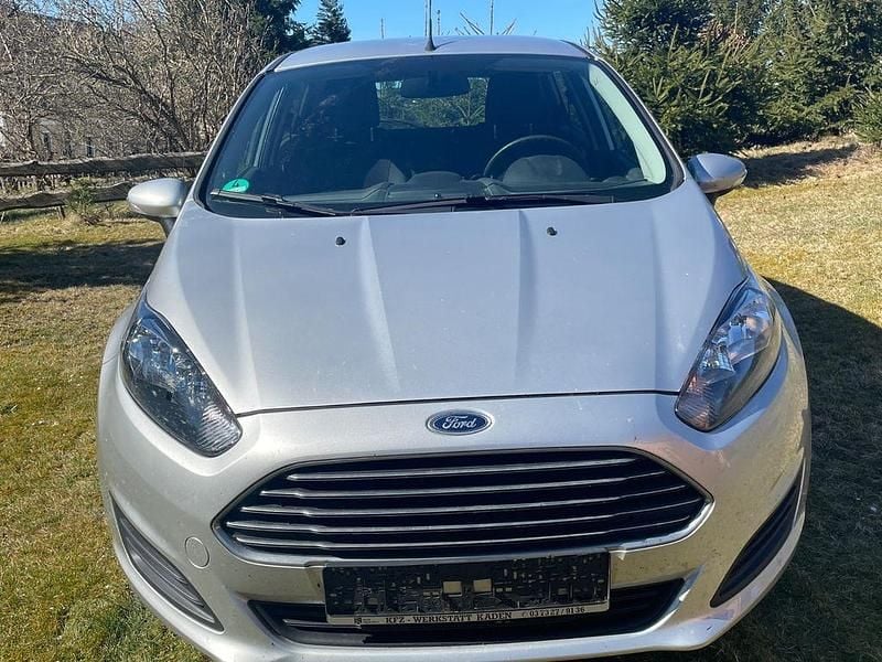 Gebraucht Ford Fiesta 75 PS (55 kW) 2013 Grau Kleinwagen