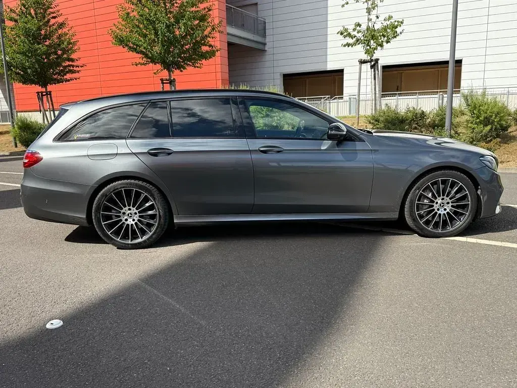 Gebraucht Mercedes E350 AMG line 258 PS (189 kW) 2016 Grau Limousine