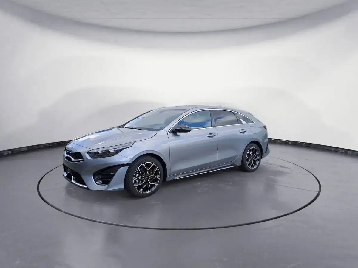 Gebraucht Kia ProCeed GT-Line 140 PS (102 kW) 2025 Silber Kleinwagen