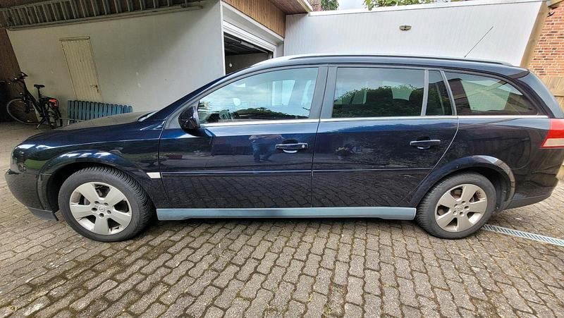 Blau Gebraucht 2004 Opel Vectra Kombi | 899 € (Guter Preis) - Bild 1/4