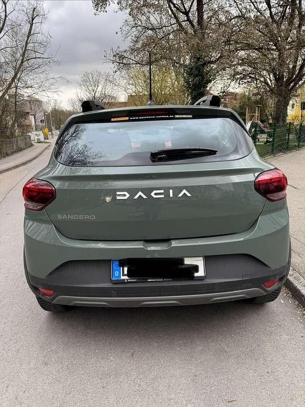 Gebraucht Dacia Sandero Expression 91 PS (66 kW) 2023 Grün Kleinwagen