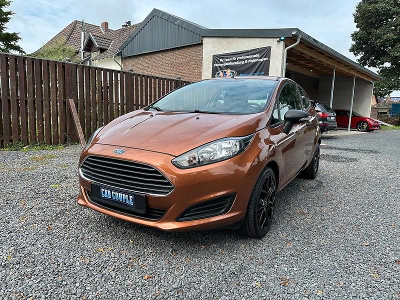 Braun Gebraucht 2013 Ford Fiesta Trend Kleinwagen | 5.999 € (Fairer Preis) - Bild 1/4