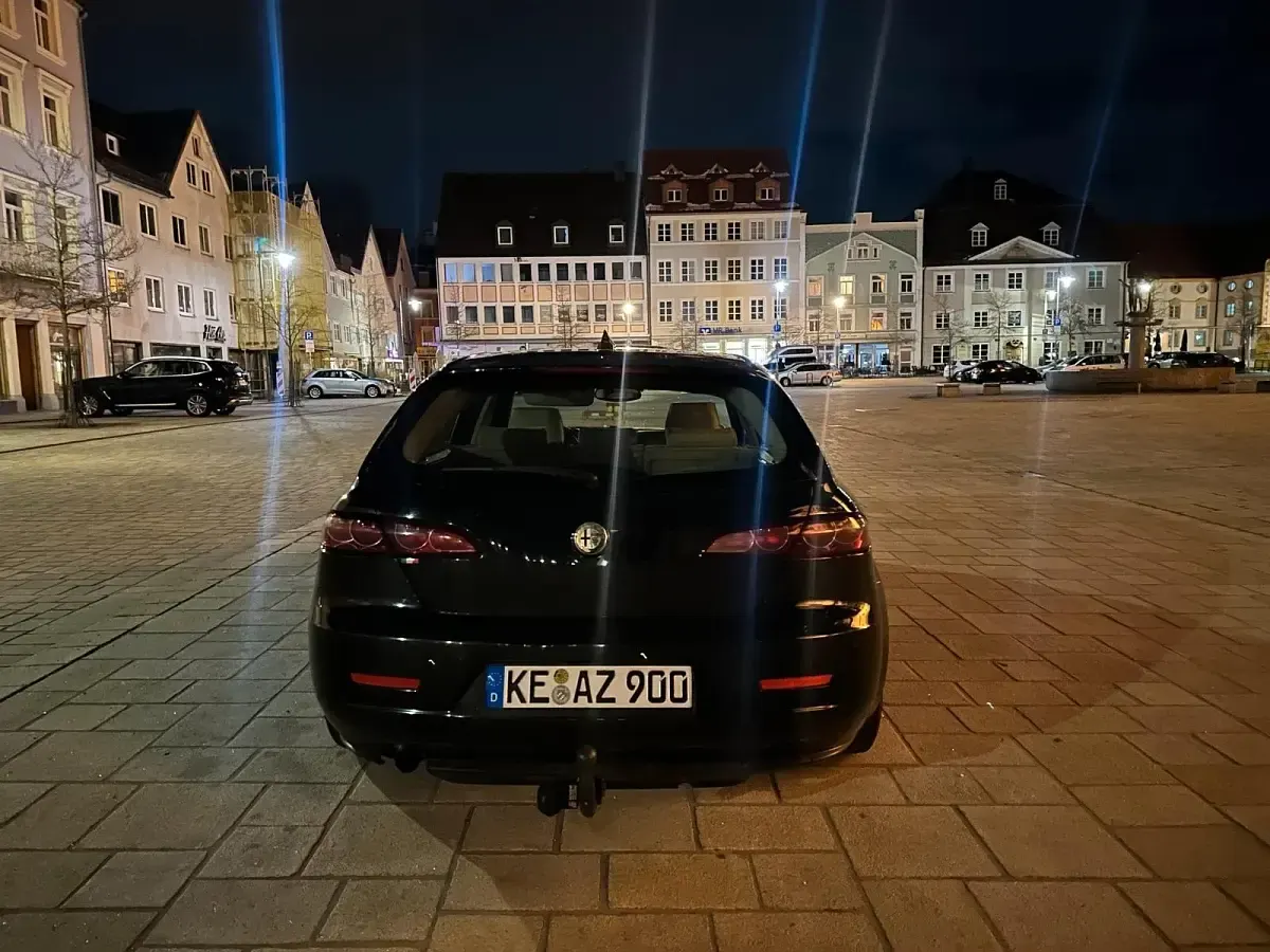 Käytetty Alfa Romeo 159 170 HP (125 kW) 2009 Musta Sedan