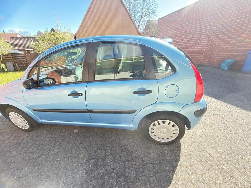 Second-hand Citroën C3 75 CP (55 kW) 2003 Albastru Hatchback