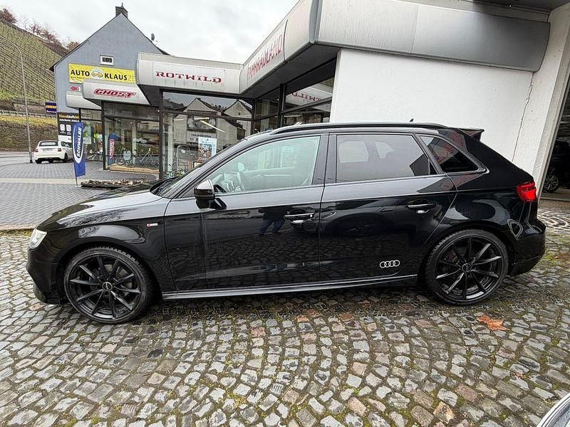 Gebraucht Audi A3 Competition 150 PS (110 kW) 2019 Schwarz Limousine