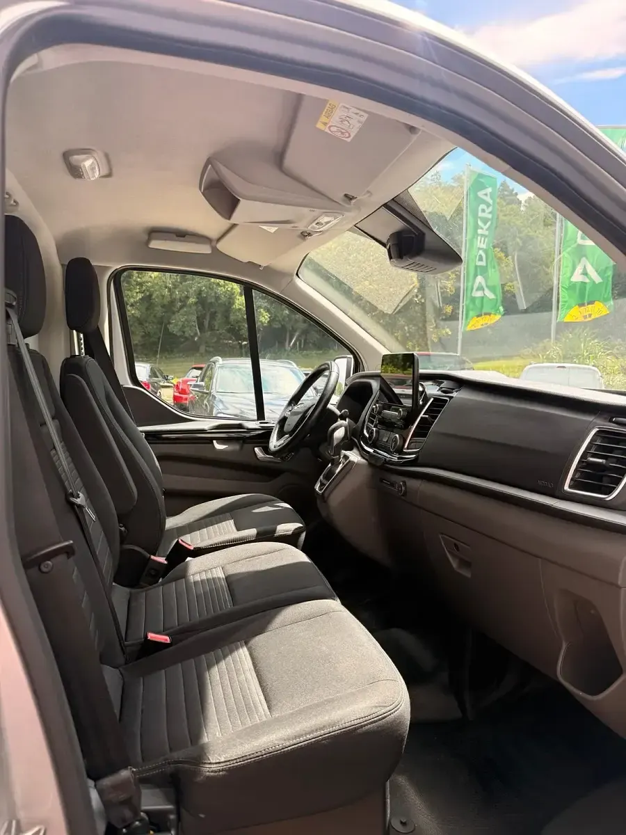 Gebraucht Ford Transit Custom 170 PS (125 kW) 2019 Silber Van / Kleinbus