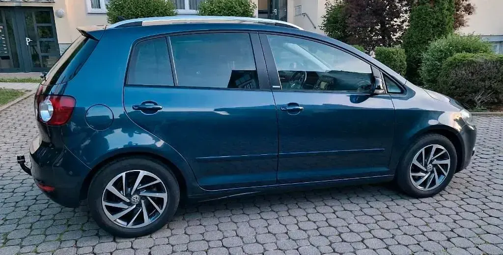 Gebraucht VW Golf Plus Cross Style 122 PS (89 kW) 2012 Blau Van / Kleinbus