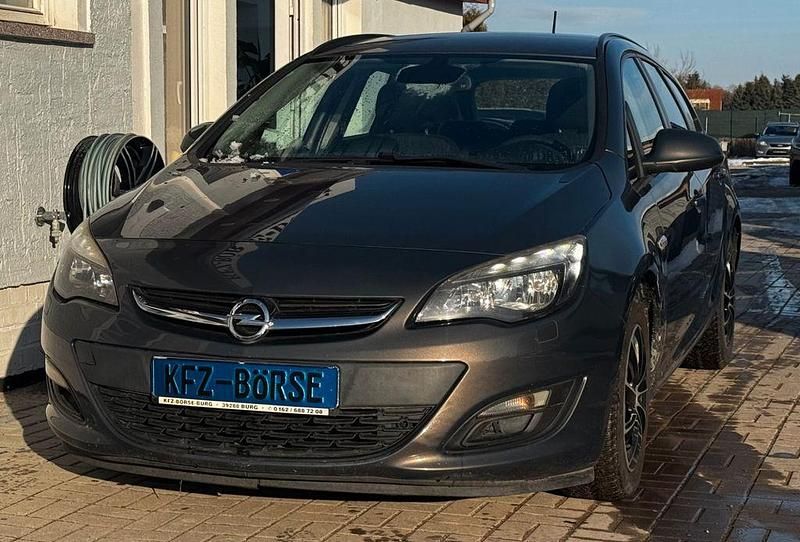 Gebraucht Opel Astra Selection 131 PS (96 kW) 2013 Grau Kombi