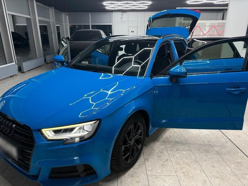 Blau Gebraucht 2019 Audi A3 Sportback Comfort Kleinwagen | 23.900 € (Etwas zu teuer) - Bild 1/4