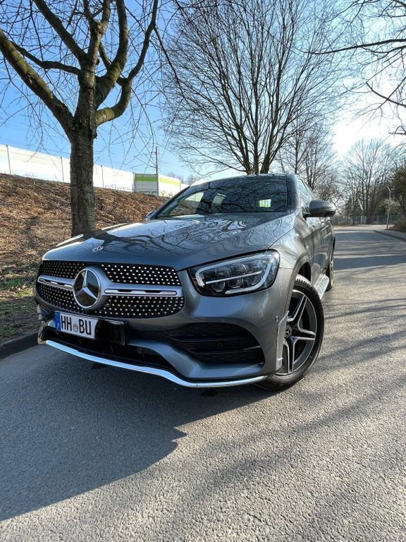 Grau Gebraucht 2020 Mercedes GLC200 AMG SUV | 38.000 € (Superpreis) - Bild 1/2