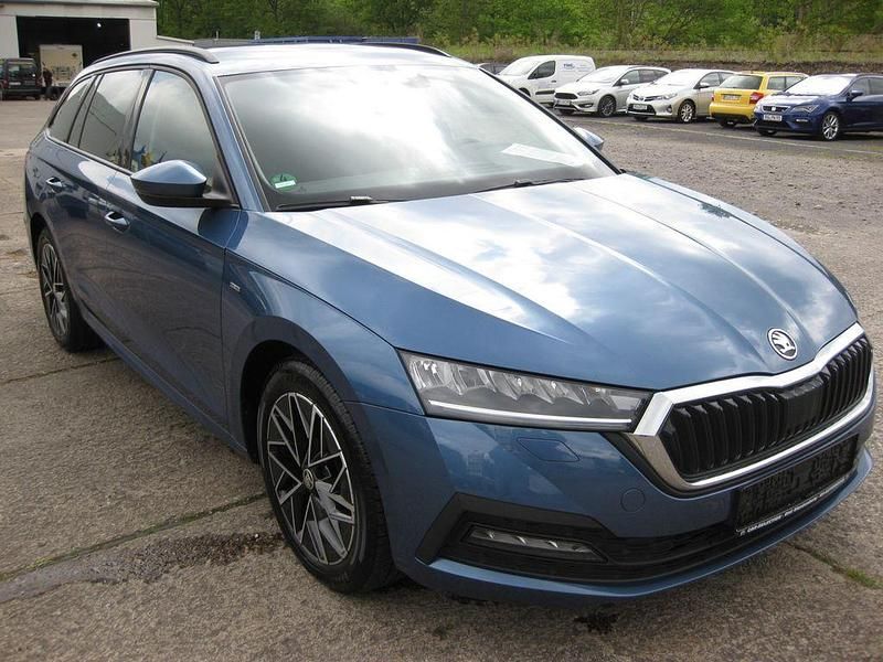Gebraucht Skoda Octavia Clever 150 PS (110 kW) 2021 Titanblau metallic Kombi