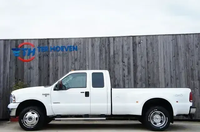 Second-hand Ford V8 325 CP (239 kW) 2005 Alb SUV