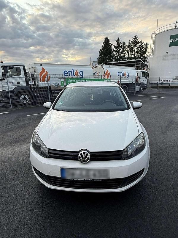 Weiß Gebraucht 2009 VW Golf VI Kleinwagen | 4.000 € (Fairer Preis) - Bild 1/4