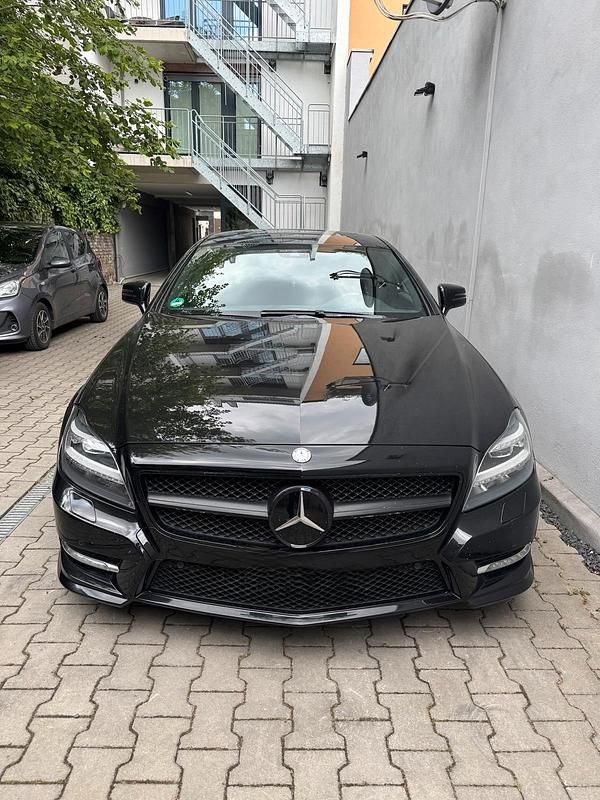 Schwarz Gebraucht 2011 Mercedes CLS350 AMG line Coupé | 17.900 € (Fairer Preis) - Bild 1/4