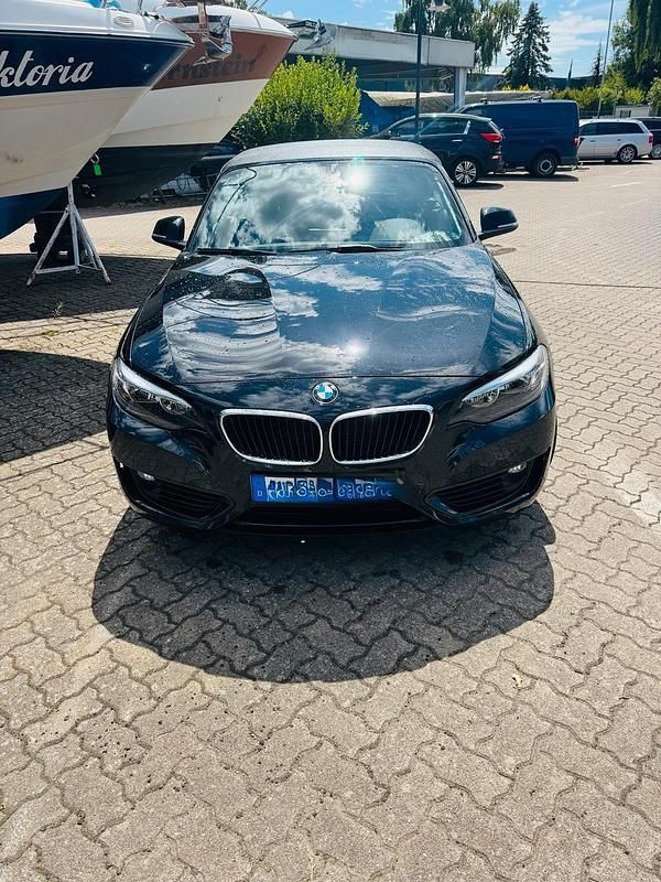 Schwarz Gebraucht 2016 BMW 220 Cabrio | 15.500 € (Guter Preis) - Bild 1/4