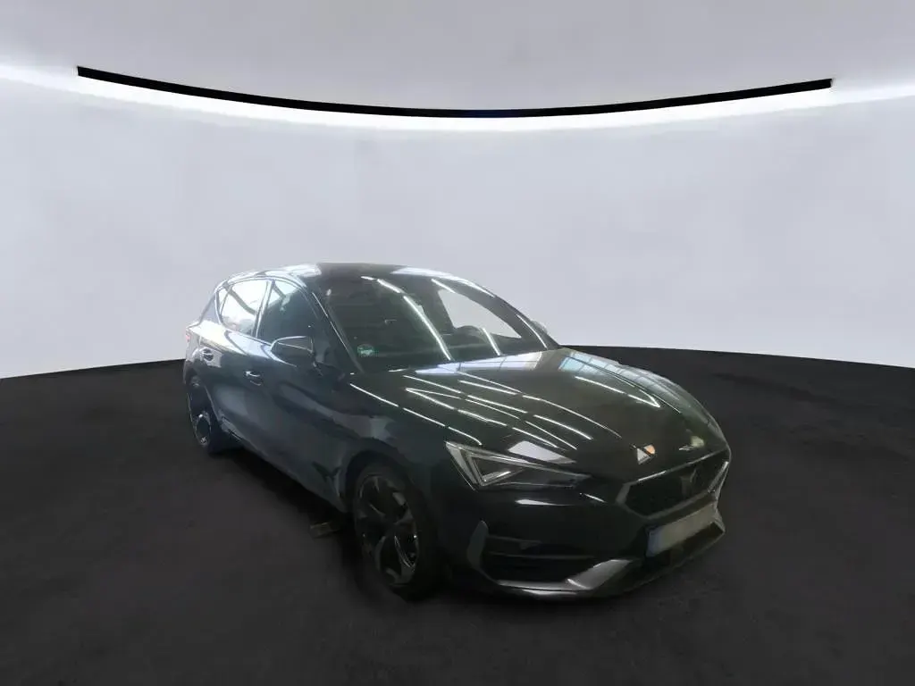 Gebraucht Cupra Leon 150 PS (110 kW) 2023 Mitternachtsschwarz Limousine