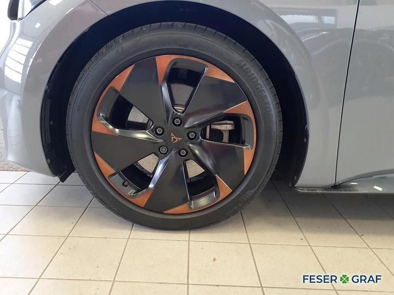 Second-hand Cupra Born 169 kW (231 CP) 2024 Gri Hatchback
