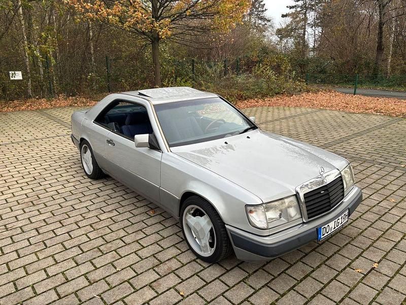 Gebraucht Mercedes 230 132 PS (97 kW) 1989 Silber Coupé