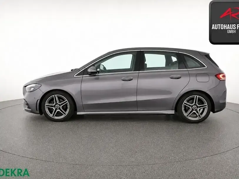 Gebraucht Mercedes B200 AMG line 163 PS (119 kW) 2021 Mountaingrau Kleinwagen