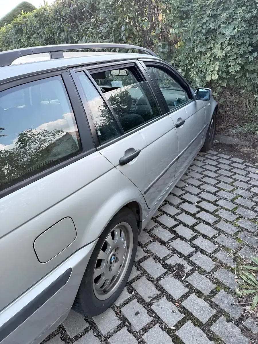 Gebraucht BMW 318 143 PS (105 kW) 2005 Silber Kombi