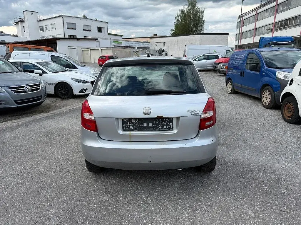 Gebraucht Skoda Fabia 60 PS (44 kW) 2010 Grau Limousine