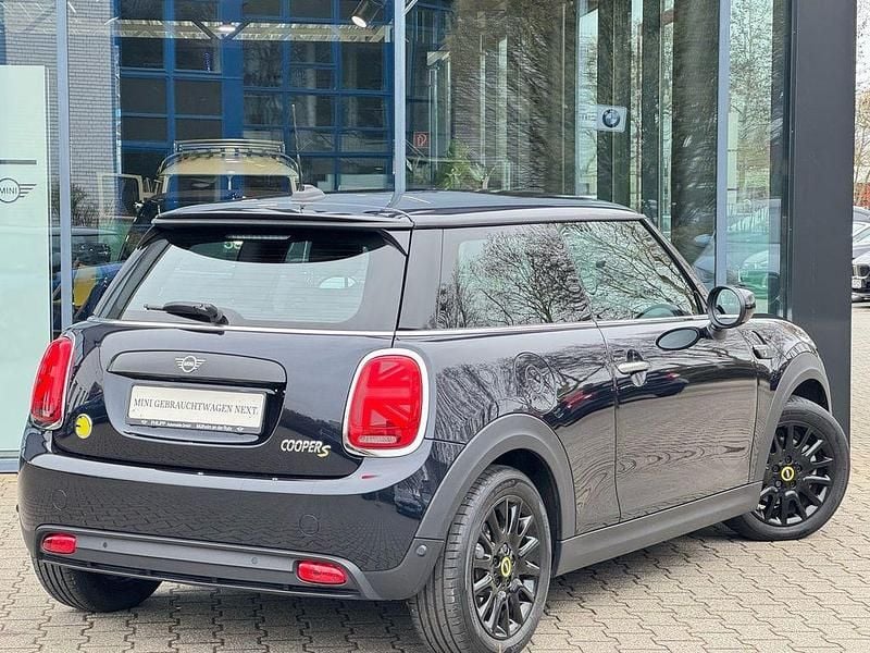 Gebraucht Mini Cooper SE Classic 135 kW (184 PS) 2023 Schwarz Kleinwagen