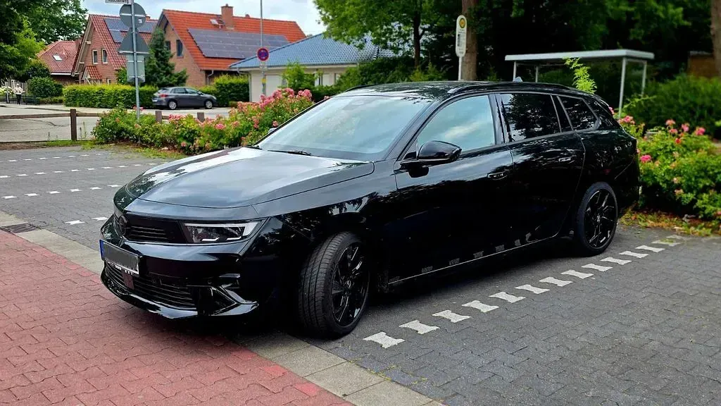 Gebraucht Opel Astra Ultimate 145 PS (106 kW) 2025 Schwarz Kleinwagen