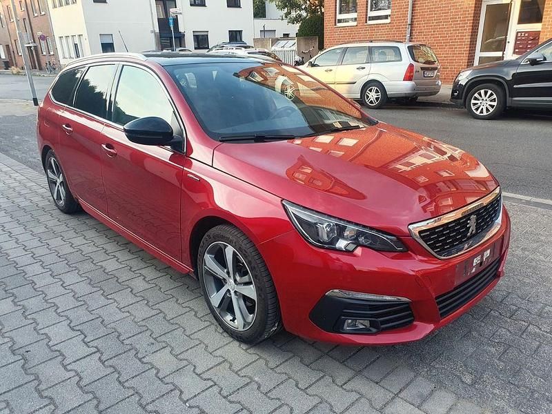Gebraucht Peugeot 308 SW GT-line 131 PS (96 kW) 2018 Lackierung ultimaterot Kombi