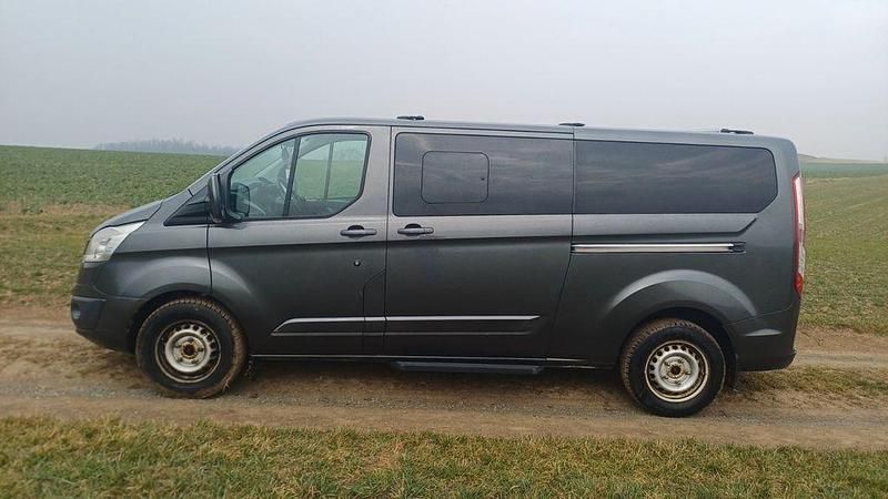 Gebraucht Ford Tourneo 129 PS (94 kW) 2017 Grau Van / Kleinbus