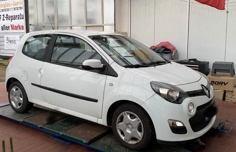 Second-hand Renault Twingo Expression 75 CP (55 kW) 2013 Alb Hatchback