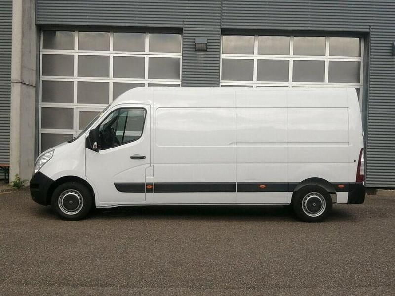 Second-hand Renault Master 130 CP (95 kW) 2019 Alb Van