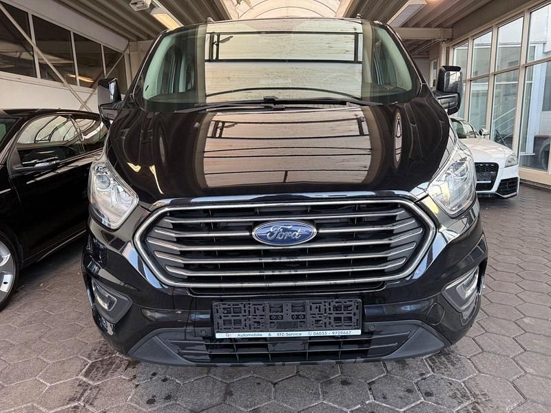 Gebraucht Ford Tourneo Custom 131 PS (96 kW) 2021 Schwarz Van