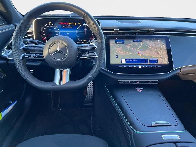 Gebraucht Mercedes E300 AMG 313 PS (230 kW) 2024 Silber Limousine