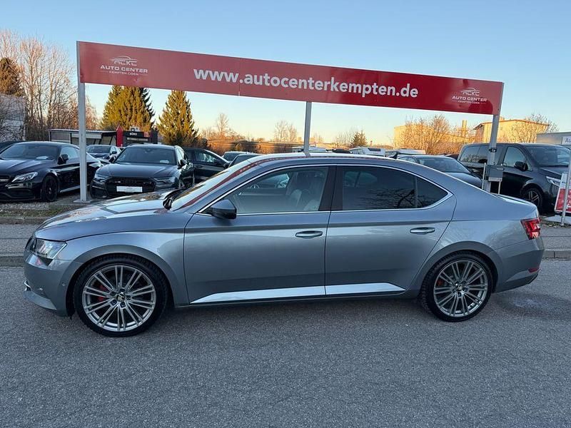 Gebraucht Skoda Superb Style 190 PS (139 kW) 2015 Grau Limousine
