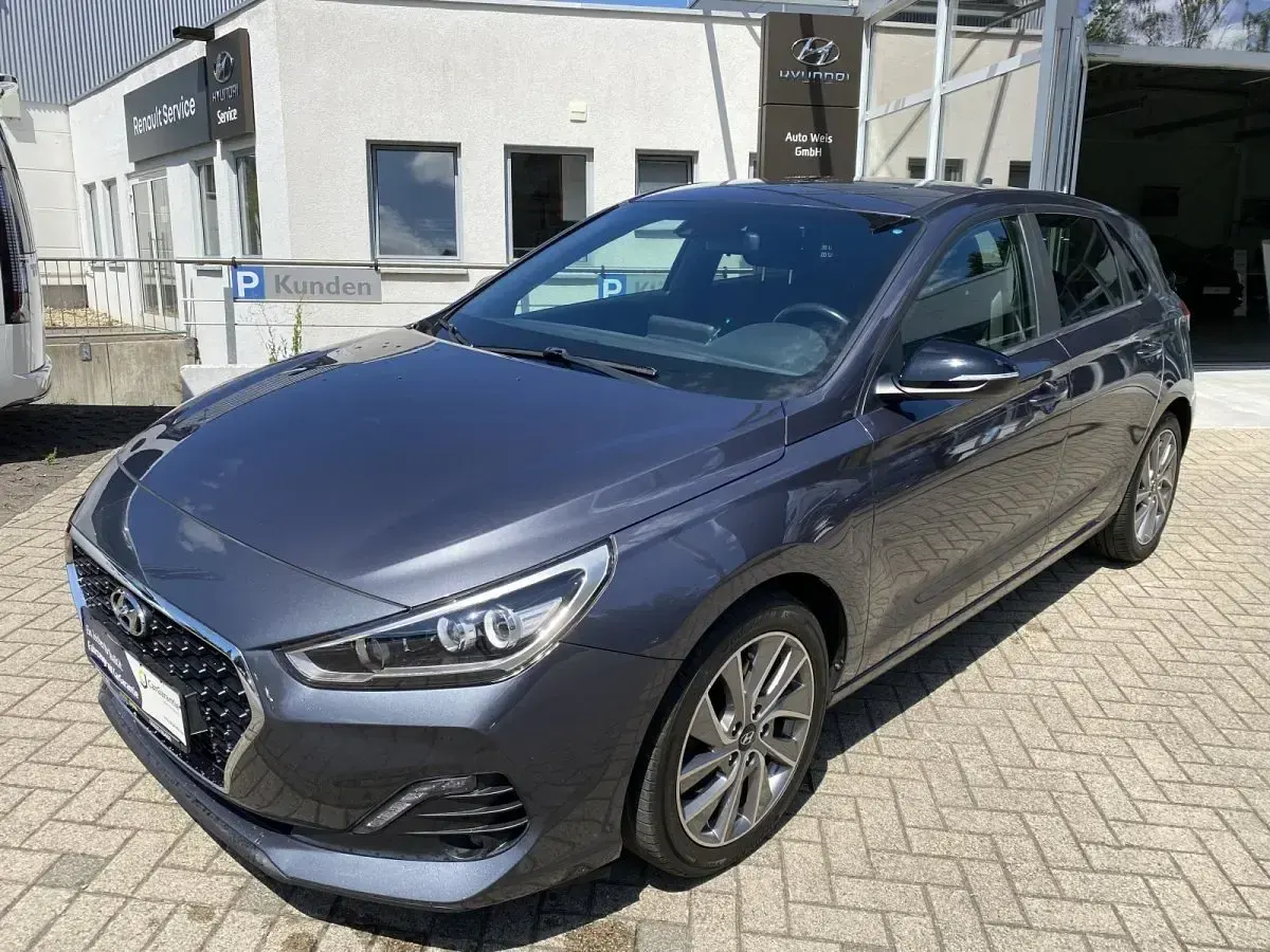 Gebraucht Hyundai i30 Passion Plus 140 PS (102 kW) 2019 Limousine