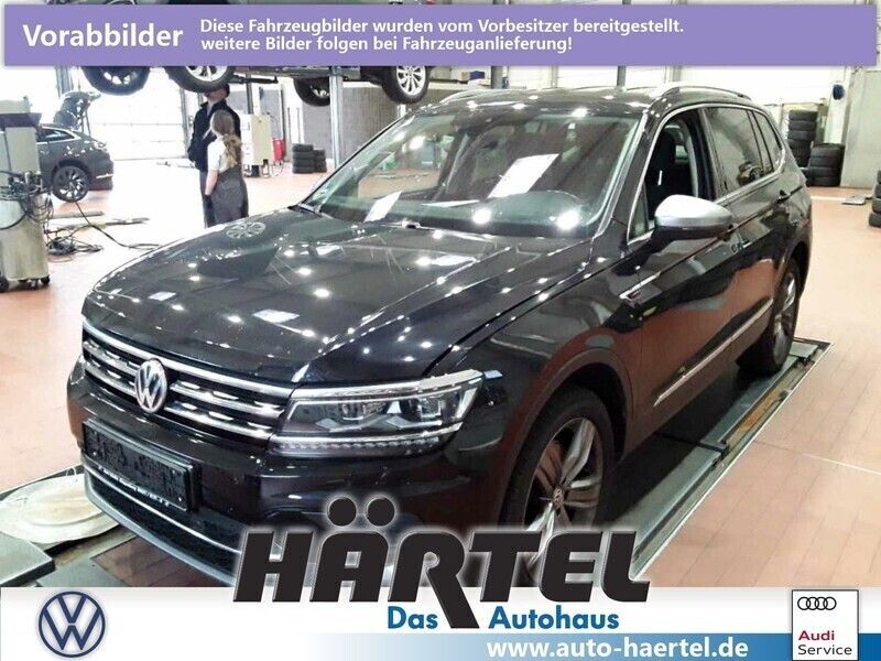 Schwarz Gebraucht 2018 VW Tiguan Highline SUV | 25.900 € (Teuer) - Bild 1/4